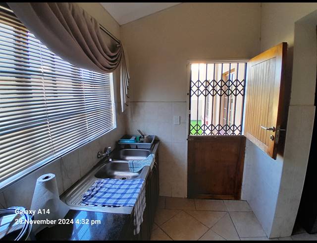 4 BEDROOM FREESTANDING FOR SALE IN SAFARI GARDENS